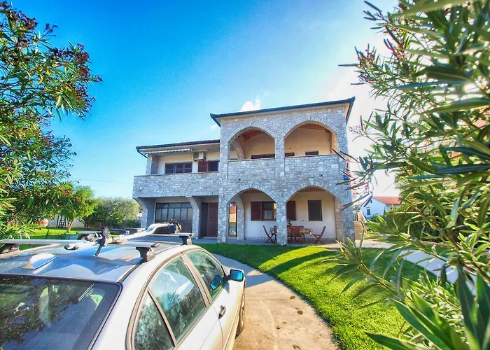 Luka 1481 * Μεντουλίν