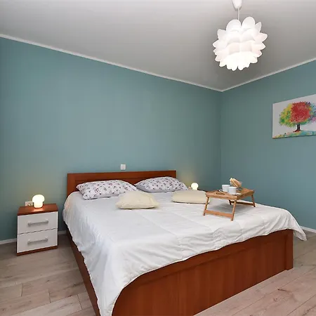 Apartment Luka 1481