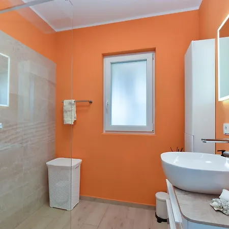 Luka 1481 Apartman *